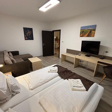 Pizza Tabor Apartman มิชโคลซ์ ภายนอก รูปภาพ