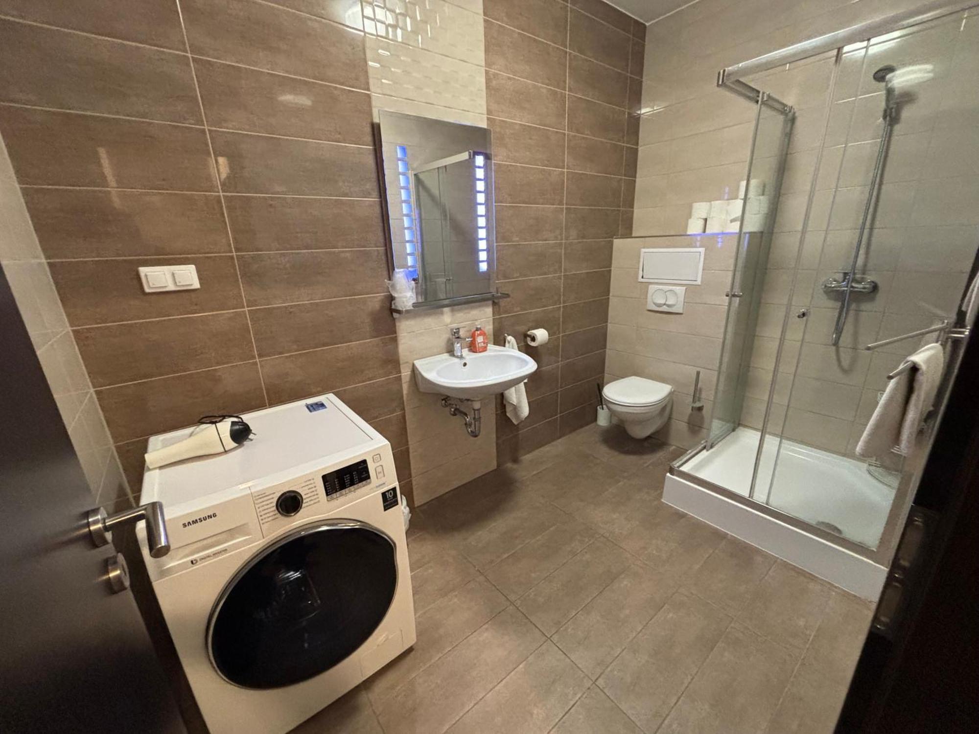 Pizza Tabor Apartman มิชโคลซ์ ภายนอก รูปภาพ