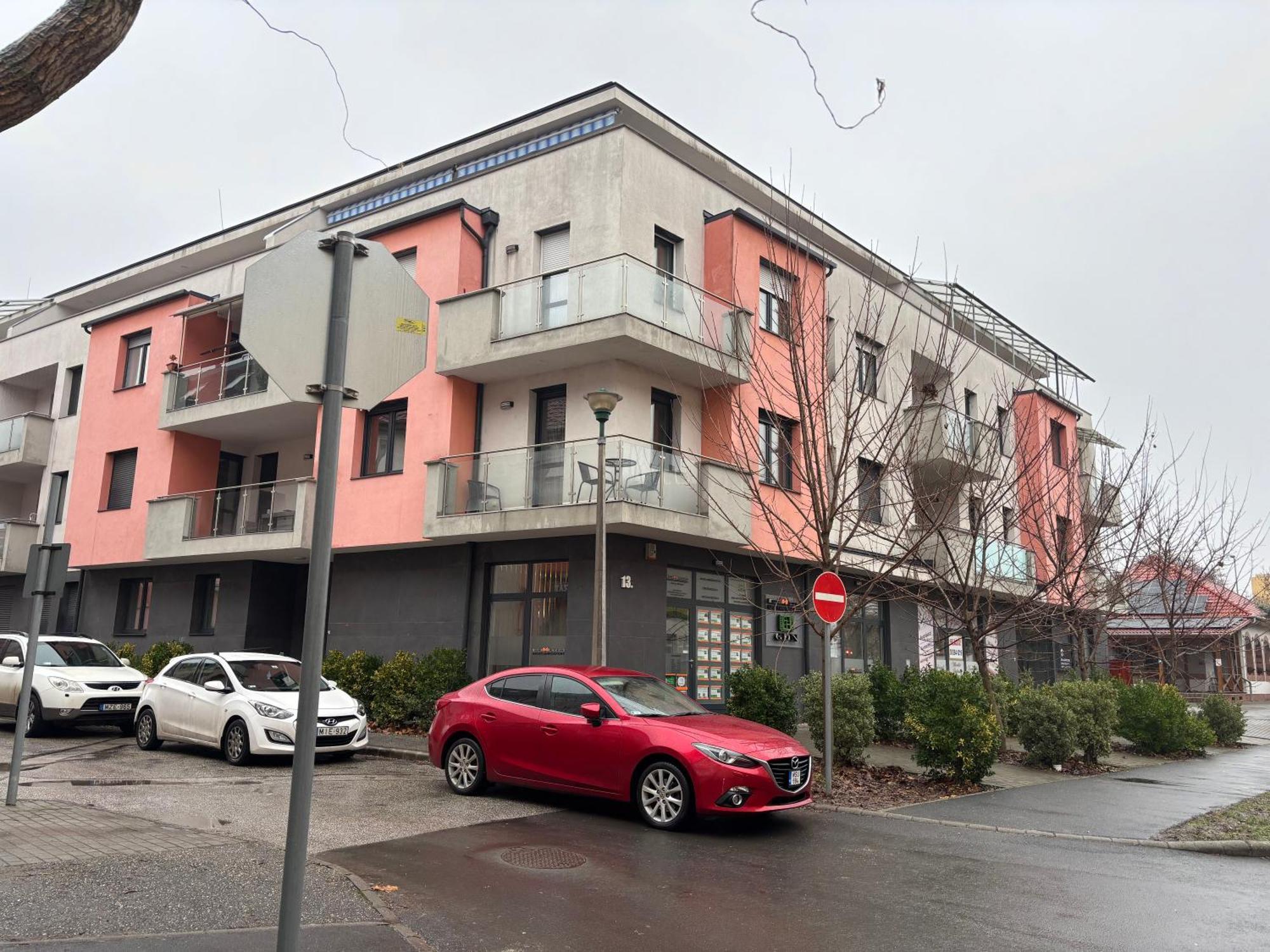 Pizza Tabor Apartman มิชโคลซ์ ภายนอก รูปภาพ